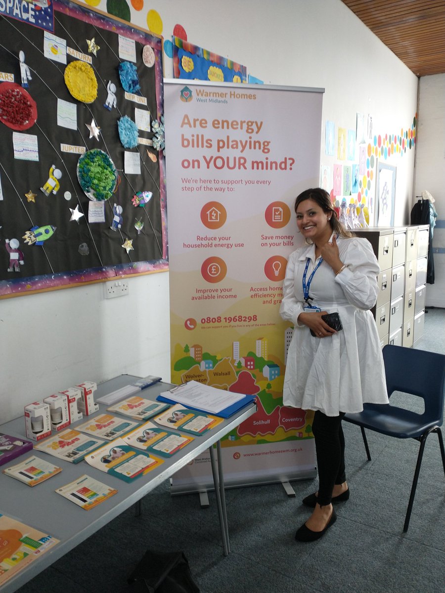 archivedwhwm's tweet photo. ⚡️ Thank you to everybody at @AainaCommunityH for having us today, especially to Annie for translating. 

✨ Thank you for your hospitality and for giving us the opportunity to speak directly to their clients about cold homes and fuel poverty. 

#FuelPoverty #Walsall #WHWM https://t.co/bS5vafVH9b