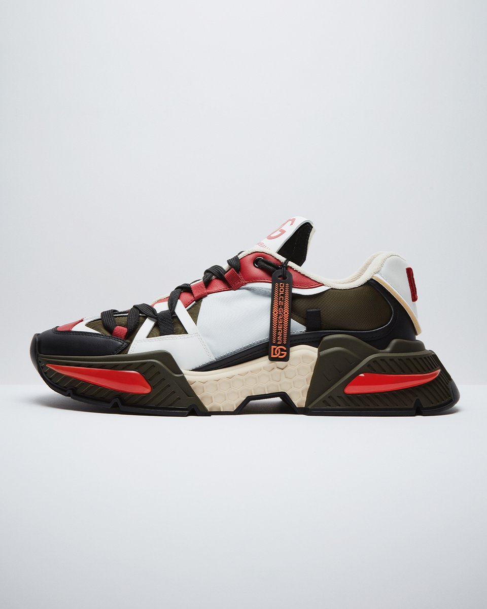 dolcegabbana's tweet photo. Light, aerodynamic, iconic and unmistakable: the #DGAirmaster sneakers. The new essentials that catapult the #DGDNA into the future, combining bold #DolceGabbana style, versatility and an uncompromising commitment to #DGFattoAMano.
Discover #DGSneakers at https://t.co/bWENI2eiVa https://t.co/nBKhH3H9Uq