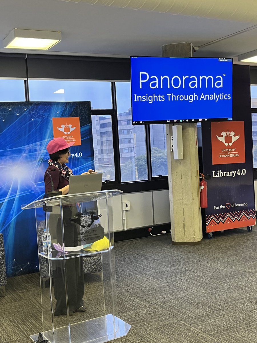 UJLibrary's tweet photo. Creative way #Sponsor presentation by #EBSCO Bronwyn Rossmann - change of hats and products #Discovery #FOLIO #PANORAMA #UJLibraryIntConf2022 https://t.co/5Q53elJTxn