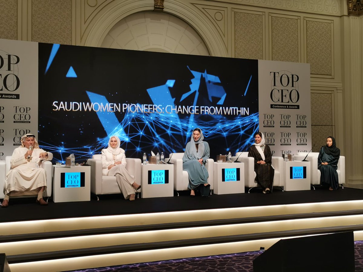 mena_trends's tweet photo. #topceo22live
Experts attending the 'Saudi Women Pioneers: Change from Within' session at #arabwomenforum22 discussed the responsibilities of #women in #leadership roles, and their efforts to participate in #mentorship programs and influence other women. #topceo22 @Topceome https://t.co/Hw236slM0e