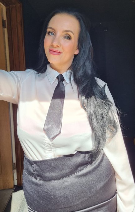 Boss batch or school girl? You decide 🤔 https://t.co/c3aZObGzbb<a href="/tag/mvsales"class="tags"><span>#mvsales</span></a>