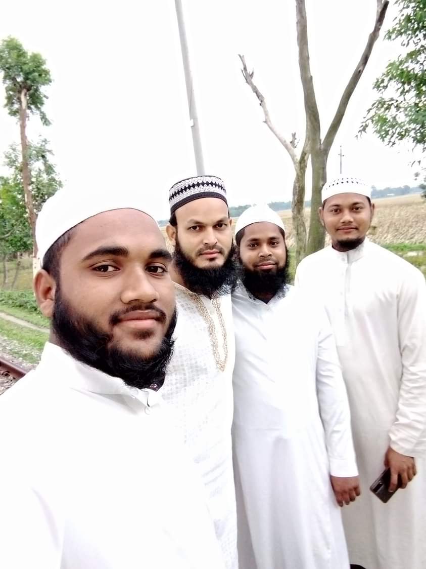 07Shahjahan's tweet photo. কষ্টে যারা হাসতে জানে তাদের আবার দুঃখ কোথায় https://t.co/2EXnFQZKKg