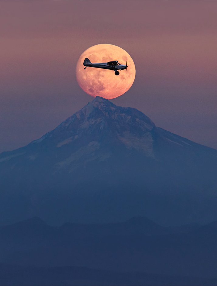 Aerospace_Lovr's tweet photo. Framed By The Moon by Andrew Studer.😲🛩️🌕 https://t.co/j8EuKh2AKi