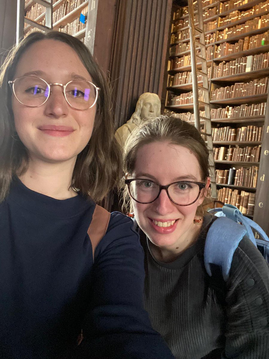 LibCoiffard's tweet image. [ En aparté - Quand l'amour des livres vous tient 😍📚]
Quand deux libraires de l'équipe partent en vacances à #Dublin, impossible de ne pas aller faire un tour à #TrinityCollegeLibrary ! Bonnes vacances Manon et Chloé ! #amourdeslivres #bibliothequedereve