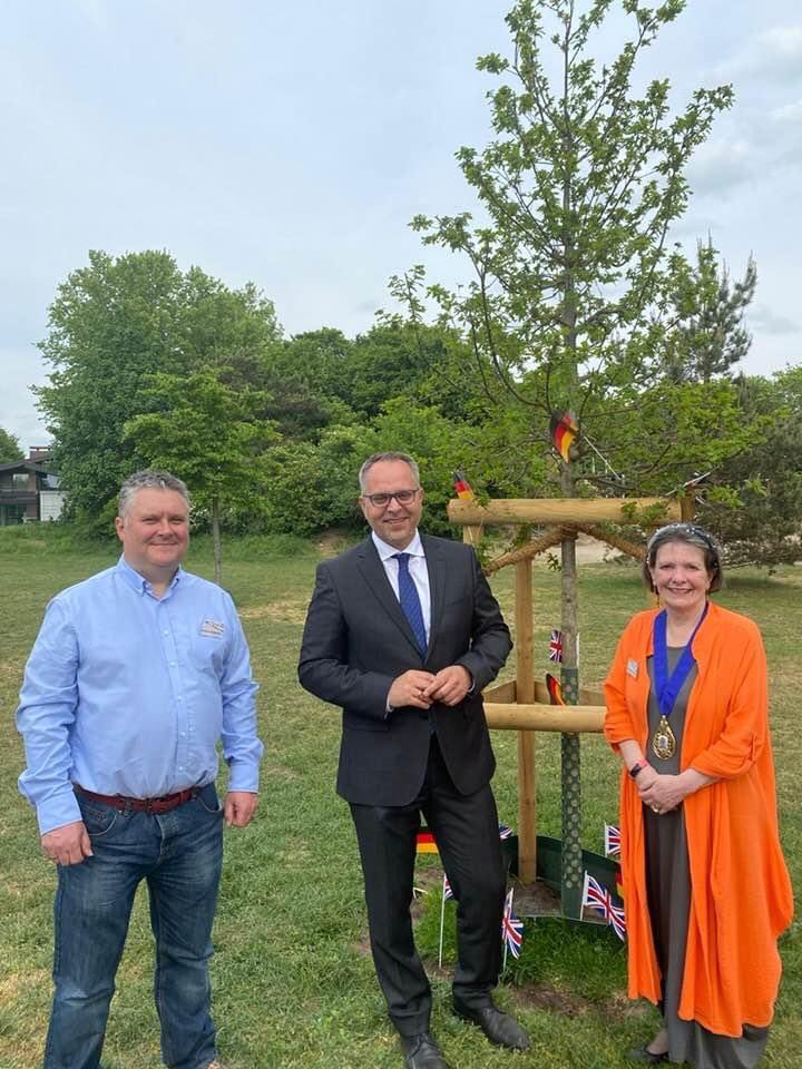 Rooey96's tweet photo. Oak tree planted by #Rossendale Mayor @jackieoakes11, a gift to Bocholt to commemorate 70 years of Town twinning at their 800 years celebrations https://t.co/0gd8I1ypJ9
