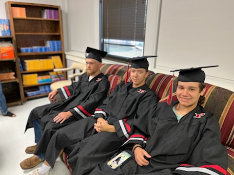 PattonHigh's tweet image. Senior Walks at Mull Elementary yesterday! 
Once a Mustang, always a Mustang! 
#MullMustangs #SeniorWalks #WeArePatton #PHSClassof2022