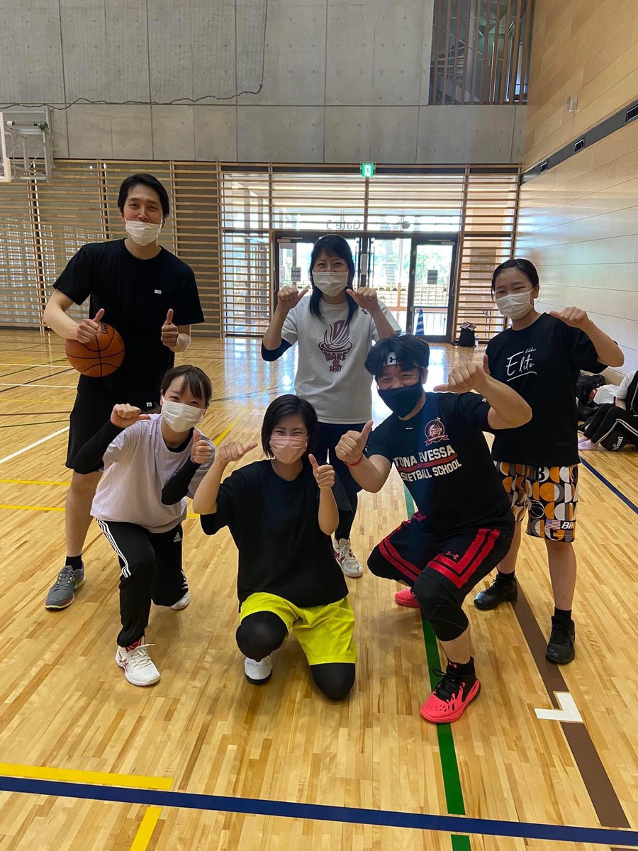 otobaske_tamura's tweet photo. 麒麟 田村裕プロデュース 大人のバスケ教室 オトバス🏀

次回の門真オトバスは6/4 10:00〜です！

技術練習はレベルを分けて行いますので初心者・初級者の方々もご安心ください！
皆さんでワイワイ楽しくバスケットボールしましょう！

ご応募はこちらまで
↓
marubsk@yahoo.co.jp https://t.co/B92kAyr1aA