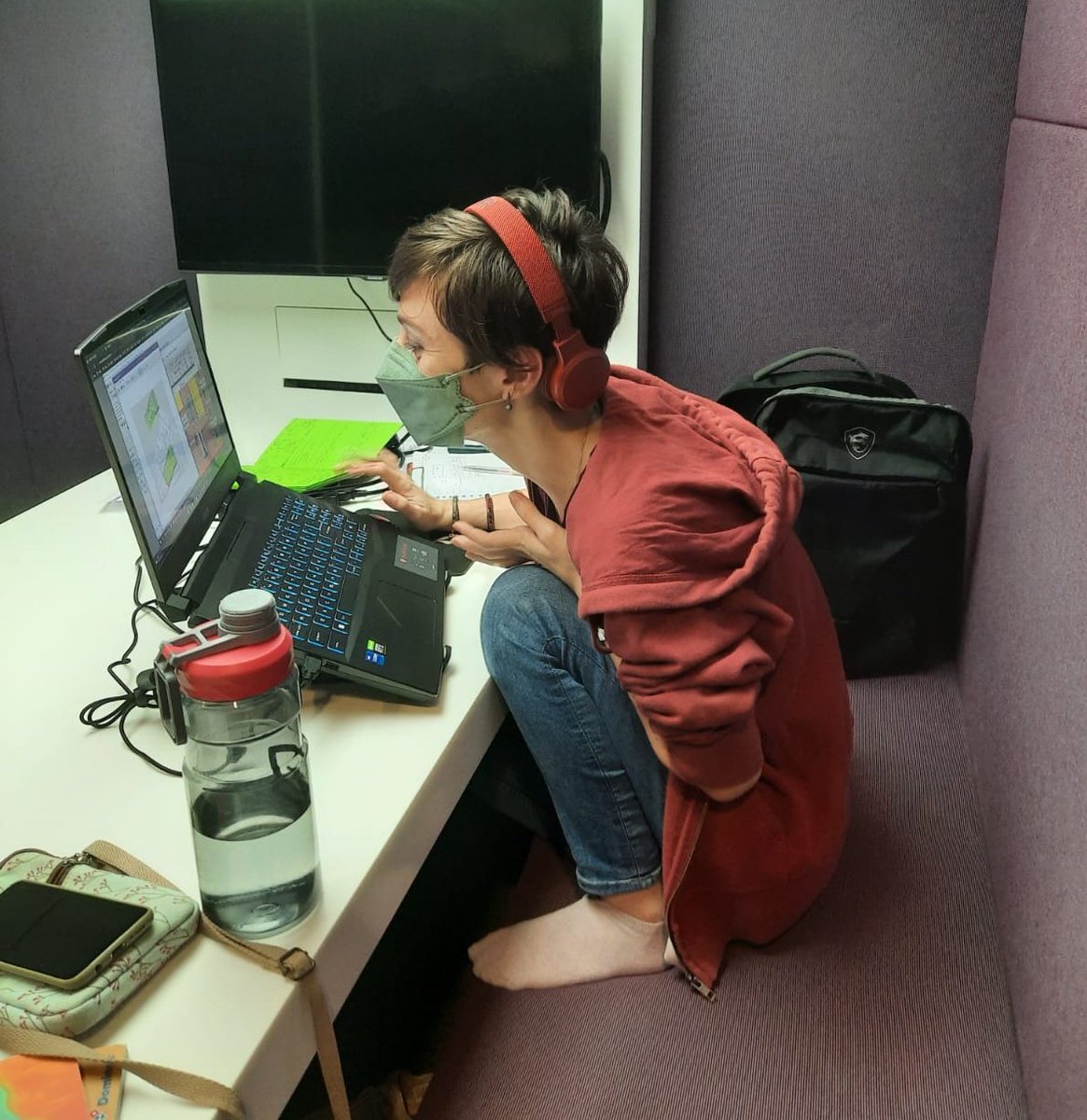 elesay_official's tweet photo. "How I do study" answers "why I have a backpain."
Thanks to my friend who captured my weakest moment😅
#phdchat #AcademicChatter #AcademicTwitter #simulation #rendering #performancedrivendesign #sutd #library https://t.co/RHrrfozwiF