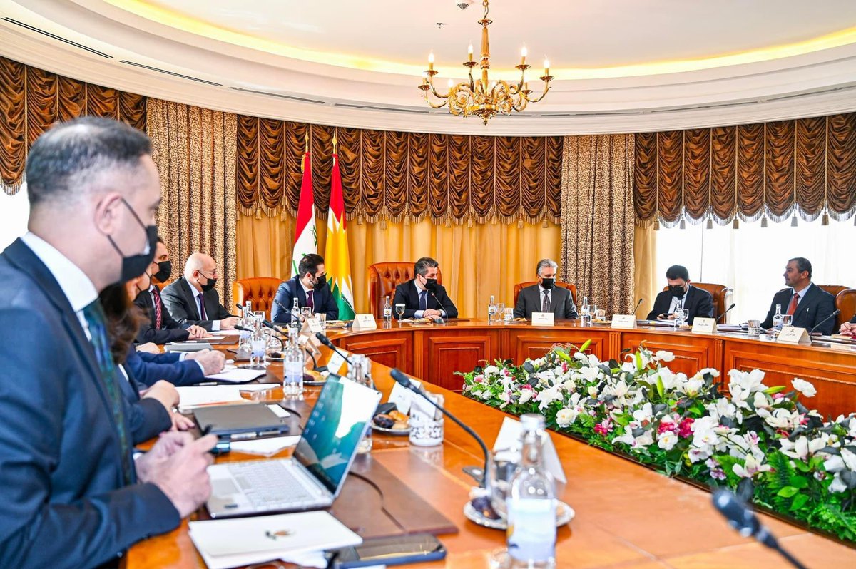 Kurdistan's tweet photo. کۆبوونەوەیەکی تایبەت بە کورتهێنان و گرفتە داراییەکانی سلێمانی، هەڵەبجە، گەرمیان و راپەڕین بە سەرپەرشتیی مەسرور بارزانی، سەرۆکی حکومەت و ئامادەبوونی قوباد تاڵەبانی، جێگری سەرۆکی حکومەت. https://t.co/YJ0Q63gR7Y