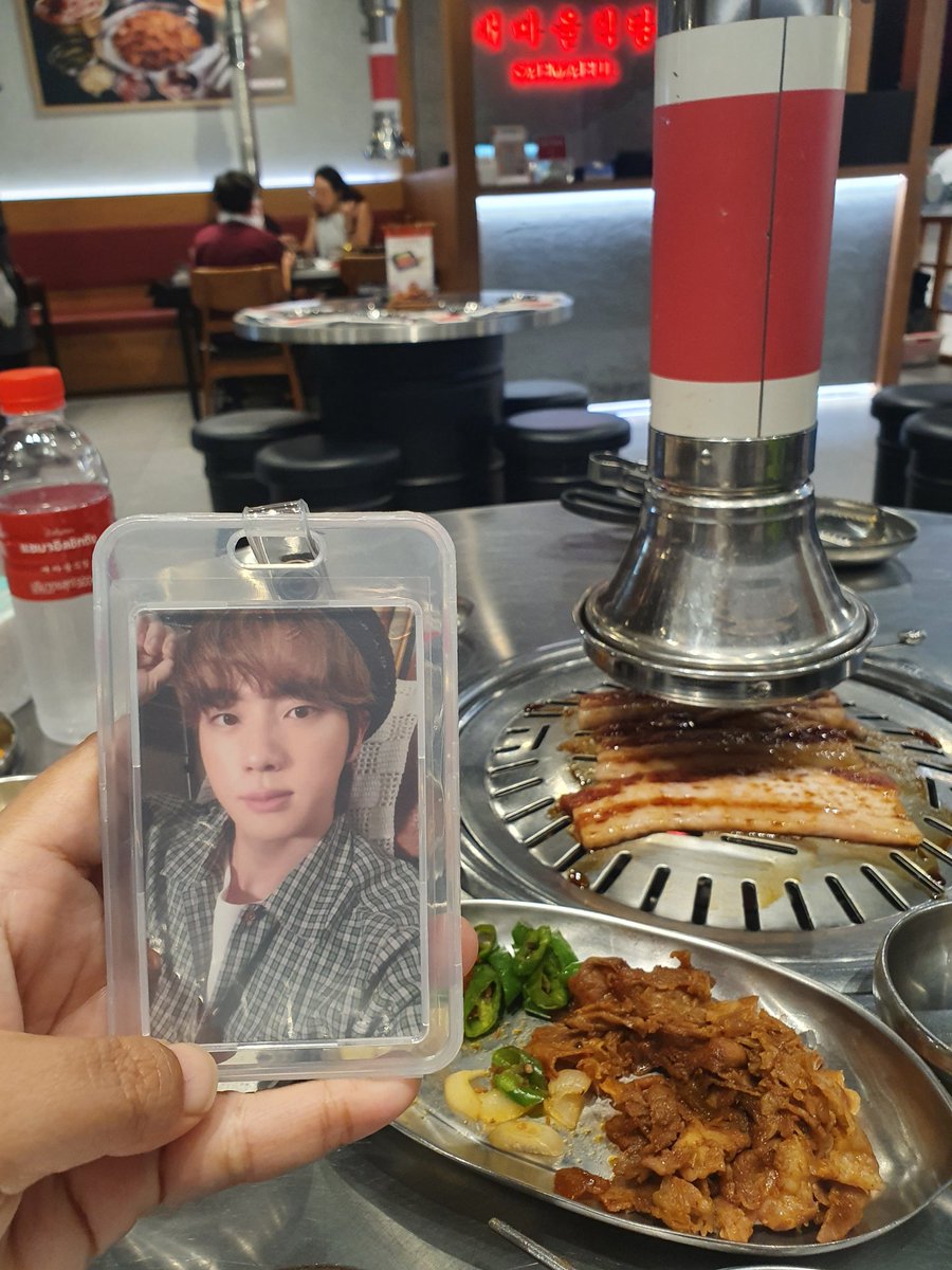 JUBMIN1's tweet image. # 1 day with jin 😚❤
# Happy Birthday to me 🎂😊
#jin❤💜