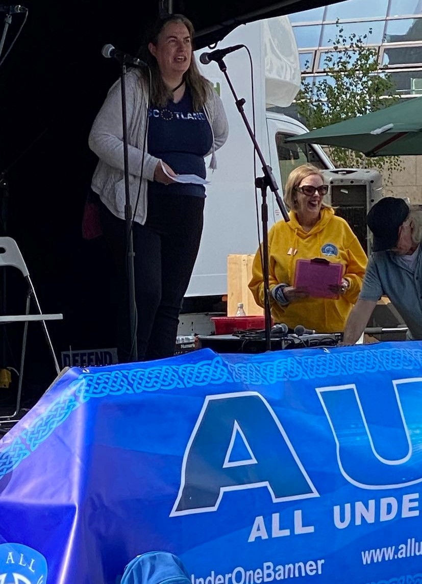 IndyScotParty's tweet photo. Pics from the #AUOB march on Saturday. @IspJulie speaking; @coletteisp and @Fionanel running the stall; @SaorAlbaPD providing the sound track. Great day with good people. #ISP https://t.co/ynoMjK9HPr