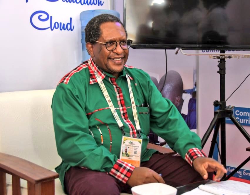 Pictorial : <a href="/Environment_Ke/">Ministry of Environment, Climate Change & Forestry</a> CS Keriako Tobiko today signed a visitors book at the <a href="/KeForestService/">Kenya Forest Service</a> <a href="/KICDKenya/">KICD</a> <a href="/lvswwda/">Lake Victoria South-LVSWWDA</a> exhibition stands at the Ninth Africities Summit in Kisumu County #Africities2022