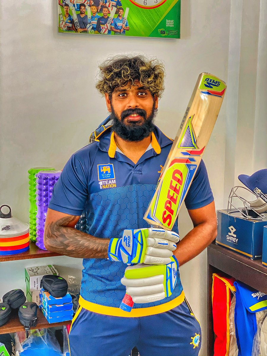 thisis_singhe's tweet photo. හීන හැබෑකරගන්න...
ටිකක් අමාරුයීනේ...
මහන්සීනේ☺️
අත අරින්න එපා...
ඔයා දැකපු හොදම #lifefighter ඔයාම වෙන්න👑👑
#quotesaboutlife #PositiveVibes https://t.co/uWNrsjU0aY