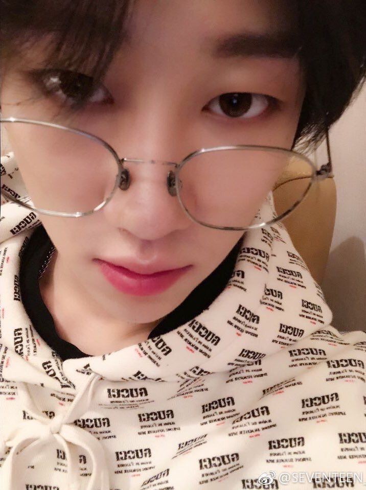d8catz's tweet photo. #CSD  #CaratSelcaDay  #MINGHAO 
#SEVENTEEN  @pledis_17 https://t.co/TS8H3UGHw7