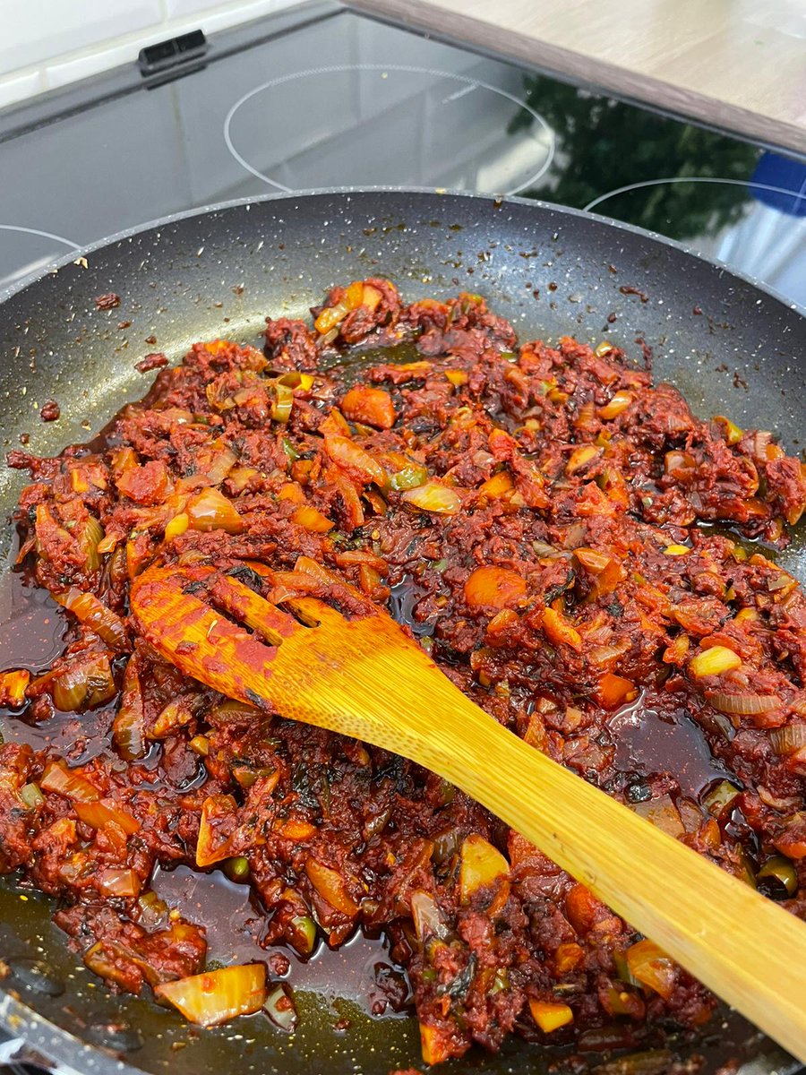 QSA's tweet photo. A few pictures from a brilliant Cook Up session with @Wen_UK and @Praxis_Projects yesterday✨ #TowerHamletsFood 🍽
Cook Up provides a free kitchen space for people without access to one ➡️ https://t.co/9nl4SX9LHa https://t.co/Lhi9D0ij54