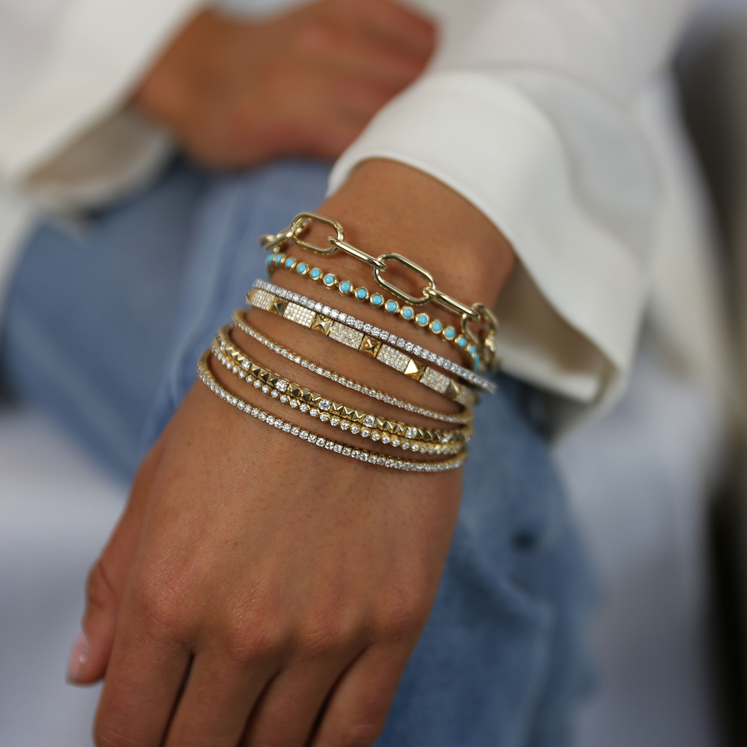 ozofsalt's tweet photo. A touch of turquoise for this stunning #braceletstack 💎🦋 https://t.co/mY29kXx2xt