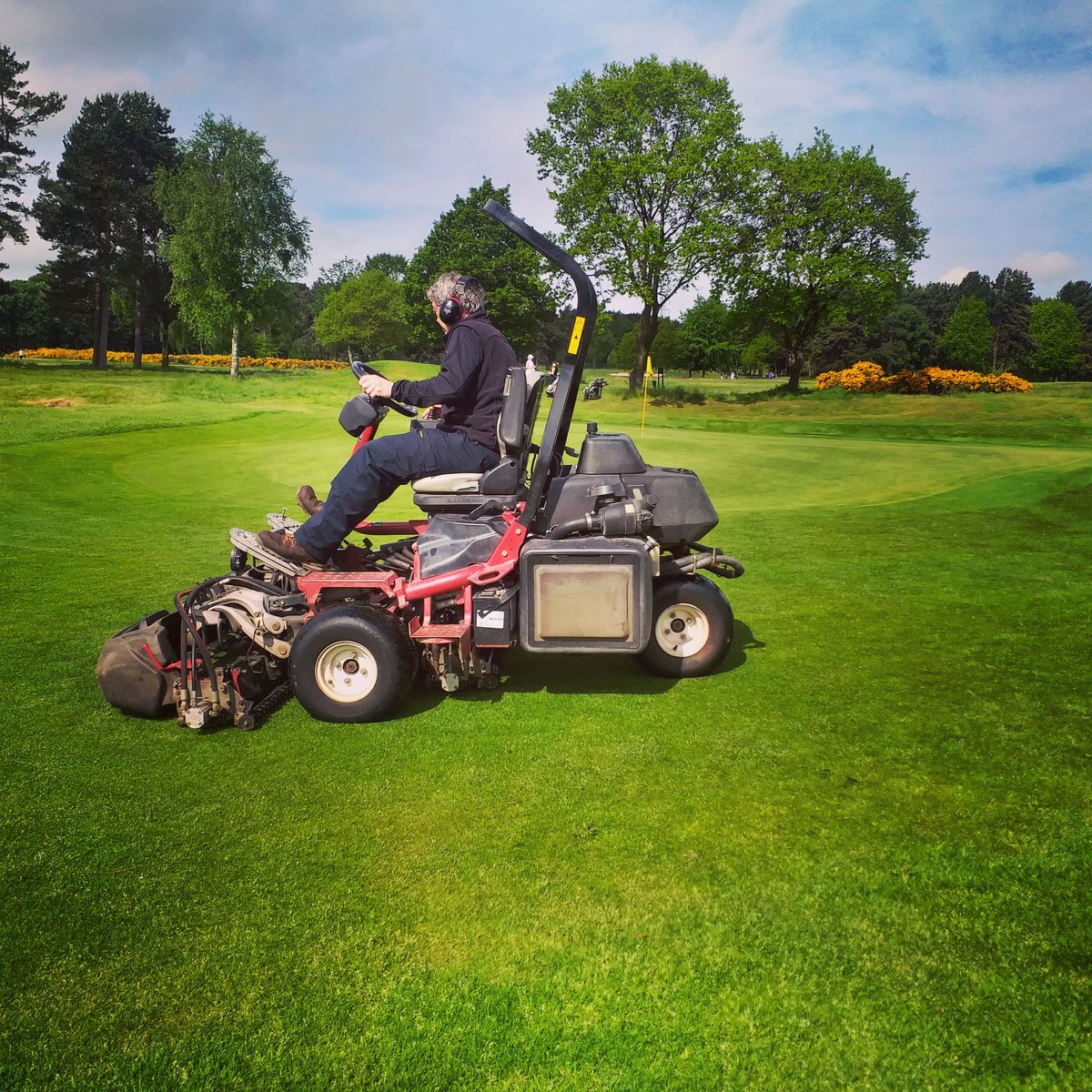 Shotgun start @ 10:00 am so an afternoon of staff training out of the  way #everycloud