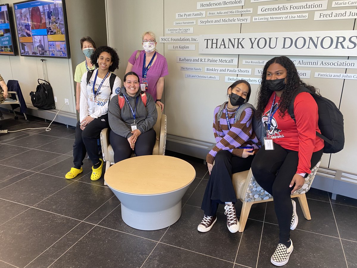 PrincipalGBurns's tweet photo. Thank you SHS C3 Department and @northshore_cc for welcoming our Witches on campus and getting them set up for the fall.  Supporting every scholar to reach their goals! #GoWitch #WeAreSalem https://t.co/oEGVVFszmi