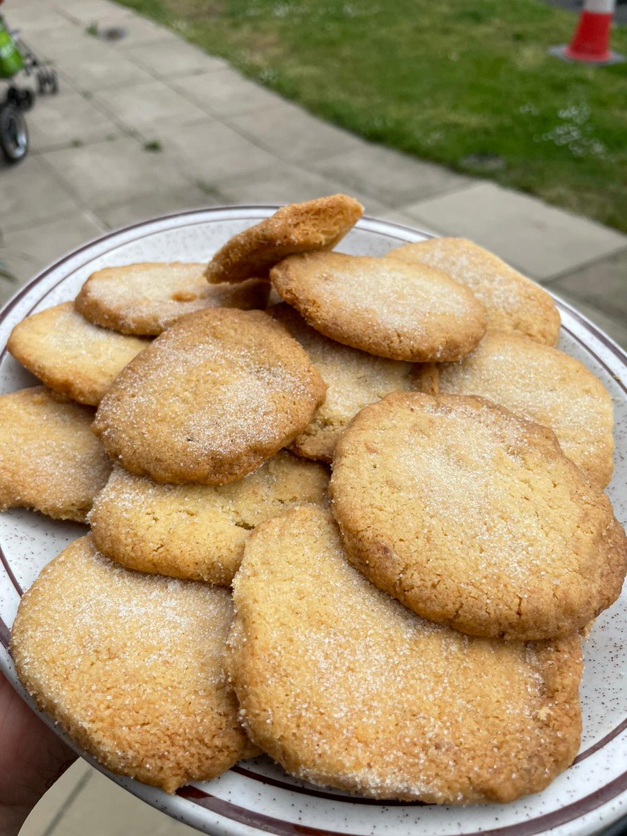 QSA's tweet photo. A few pictures from a brilliant Cook Up session with @Wen_UK and @Praxis_Projects yesterday✨ #TowerHamletsFood 🍽
Cook Up provides a free kitchen space for people without access to one ➡️ https://t.co/9nl4SX9LHa https://t.co/Lhi9D0ij54