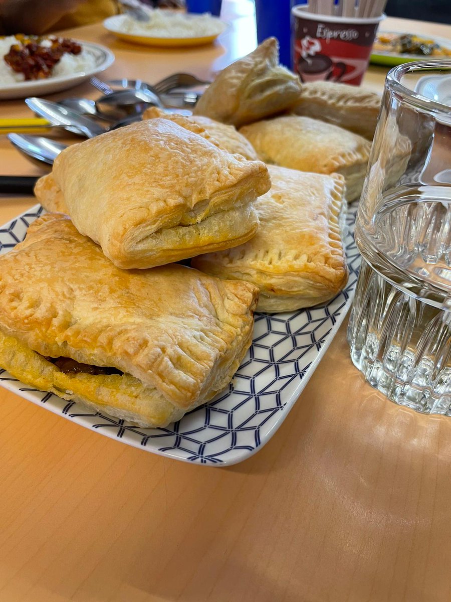 QSA's tweet photo. A few pictures from a brilliant Cook Up session with @Wen_UK and @Praxis_Projects yesterday✨ #TowerHamletsFood 🍽
Cook Up provides a free kitchen space for people without access to one ➡️ https://t.co/9nl4SX9LHa https://t.co/Lhi9D0ij54