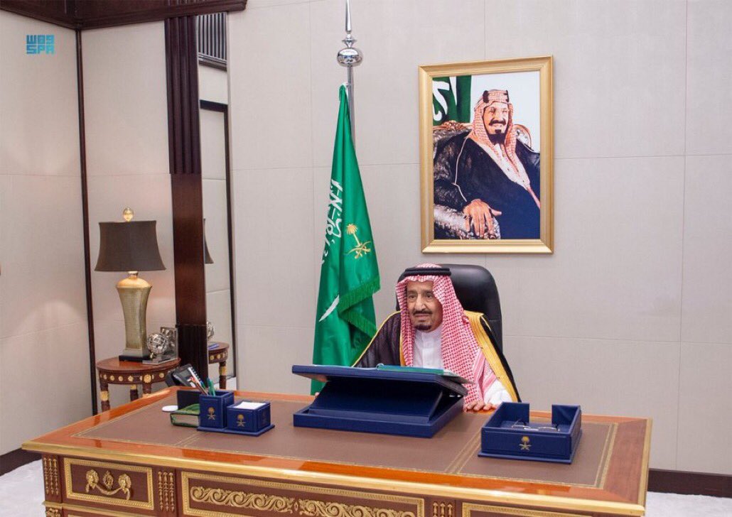 HashKSA's tweet photo. #مجلس_الوزراء يعقد جلسته ـ عبر الاتصال المرئي ـ، برئاسة #خادم_الحرمين. https://t.co/S7ekgdTZzZ
