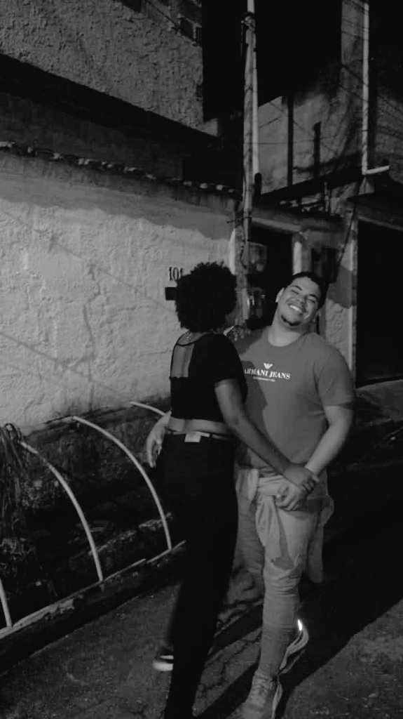 rayanej21's tweet photo. Ontem,hoje,sempre... eternamente eu vou te amar 💍🌍❤️🤞 https://t.co/Qb6OTB9Mpk