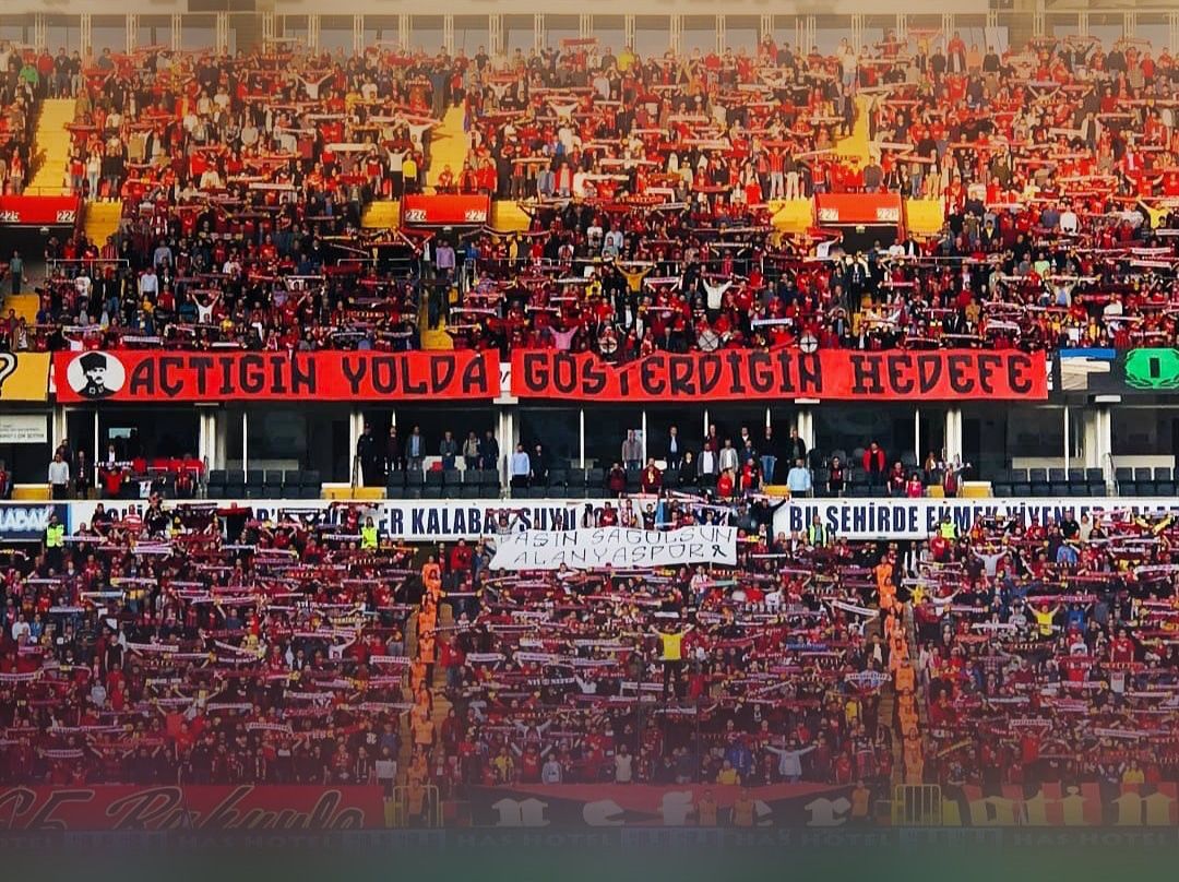 Eskisehirspor's tweet photo. Atatürk'ün ışığında, Cumhuriyet ilkeleriyle hedefine durmadan yürüyen nice sporcular yetiştirmek dileğiyle...

19 Mayıs Atatürk'ü Anma, Gençlik ve Spor Bayramı'mız kutlu olsun. 🇹🇷🇹��🇹🇷

#19MayısKutluOlsun https://t.co/CwRYIEbUdd