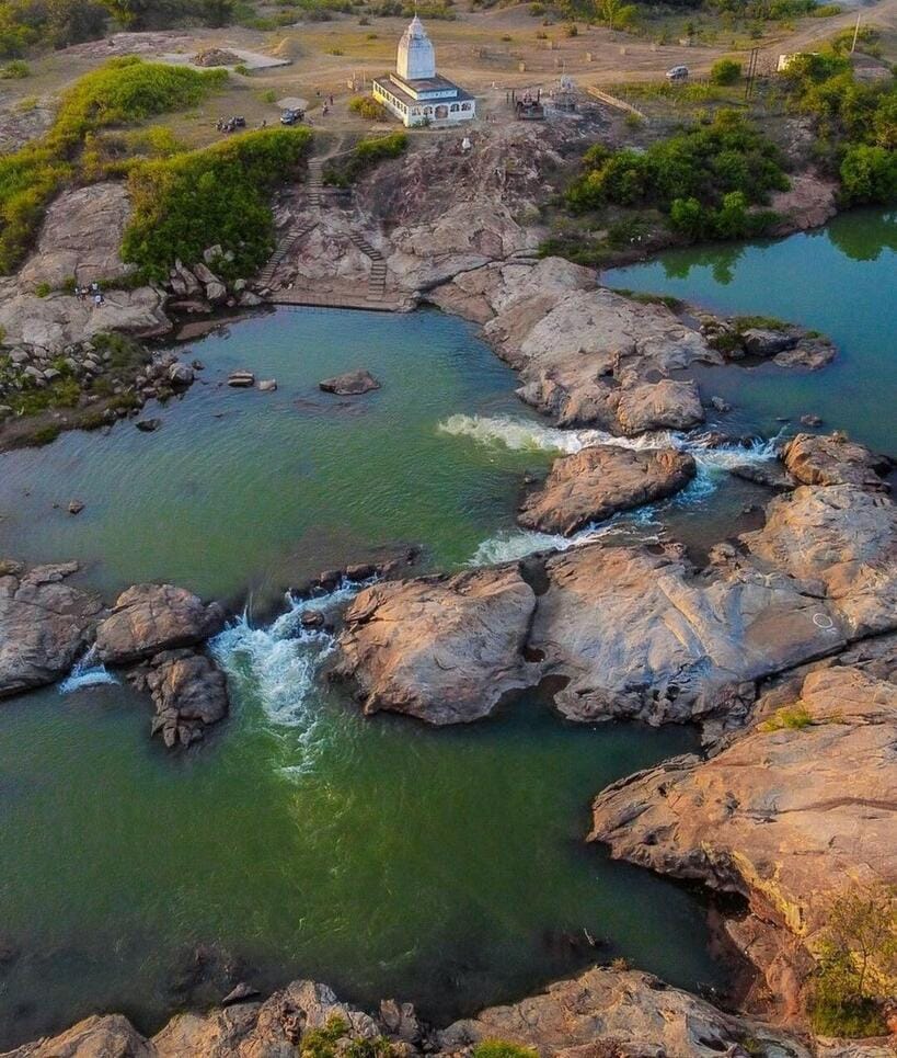 OdishaHeritage's tweet photo. #Ramtirtha is a blessing of nature situated in #Mayurbhanj district.
It is a crocodile project that comes under #Similipal.
It is famous for traditional Tusu Festival.
#Odisha #OdishaHeritage
PC- @bharat_satyajit @si_janaki https://t.co/T8RLe2EBqH