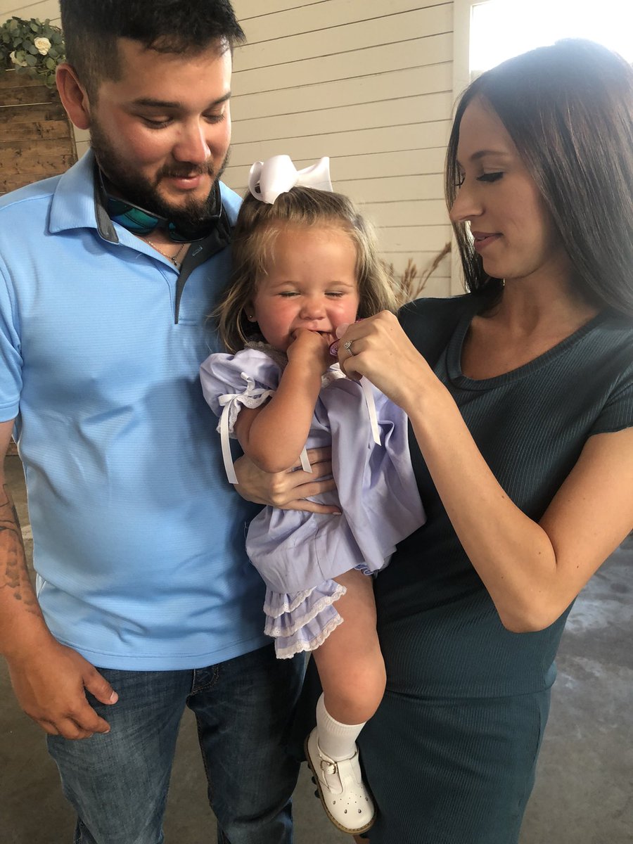 jenbrooke7's tweet photo. love my little family💙 https://t.co/Rz3HsCUI6Z
