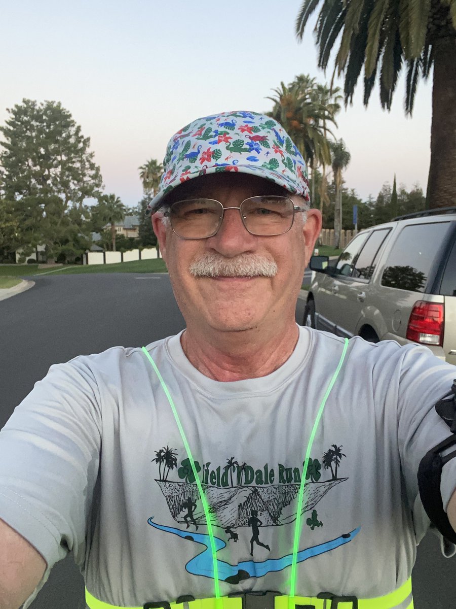 FernetJames's tweet photo. 4 miles at sunrise It was Alligators Lights and Hills #GetSprints Hats #NoxGear #TeamIBProFun https://t.co/1yhDN00Dde