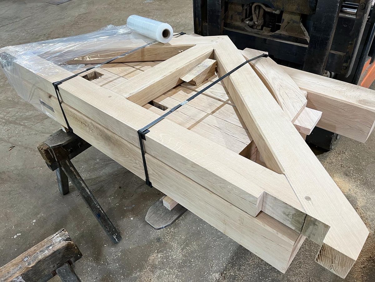 WLWESTSONS's tweet photo. Timber frame porch kit.
Wrapped, packed and ready to go!
Speak to our sales team about our easy install timber frame kits.
01798 861 611
sales@wlwest.co.uk
#oak #frame #kits #bespoke #hardwood #construction #oakporch #timberframe #timberkits #sawmill #wlwestsons https://t.co/QhXzEJLJKH