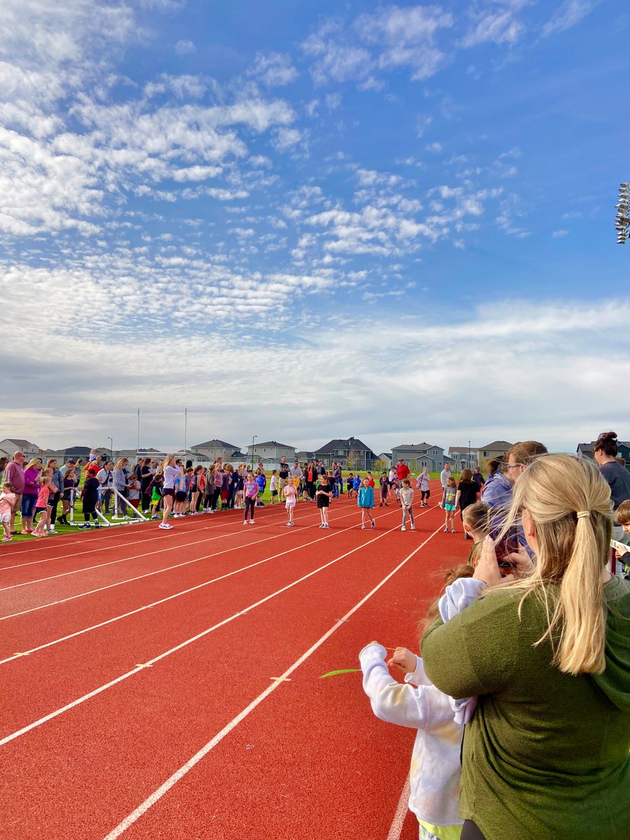 SchoolBennett's tweet photo. Bennett Track Night https://t.co/3mZBqehbUV