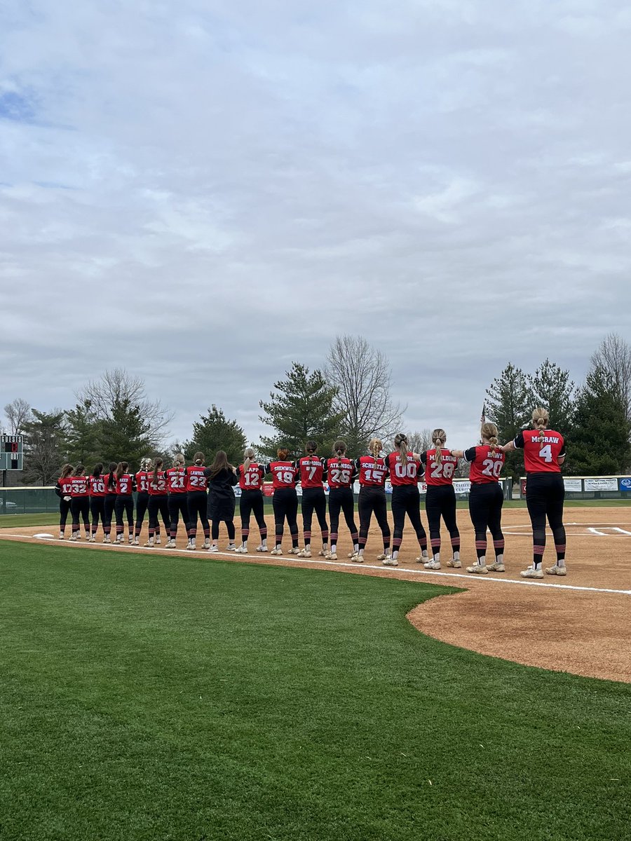 land_softball's tweet photo. Big day for the Lakers. Everything we have worked so hard for today! #alwaysplaytowin #ourstandard #region24 #gracsports https://t.co/besXwd4UKq