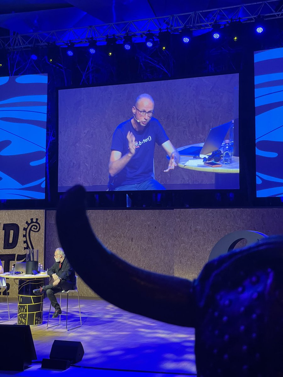 Visionaries vs Operators 

SonarSource is leading from the front, with a purpose that I love.
Lets make developers happy. #GR22