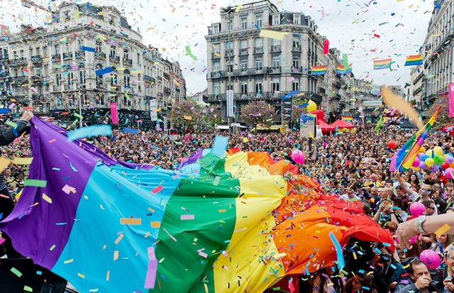 Aujourd'hui, c'est la journée internationale contre l’homophobie et la transphobie 🏳️‍🌈
Marchez ce samedi pour @TheBelgianPride avec l'ULB - et la VUB pour défendre ensemble la liberté et la diversité! pride.be/fr