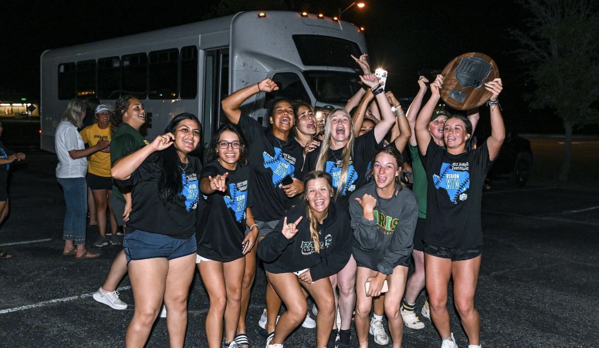 PJCSoftball's tweet photo. Brought the 🏆 back to P Town! https://t.co/C3Itx68r93