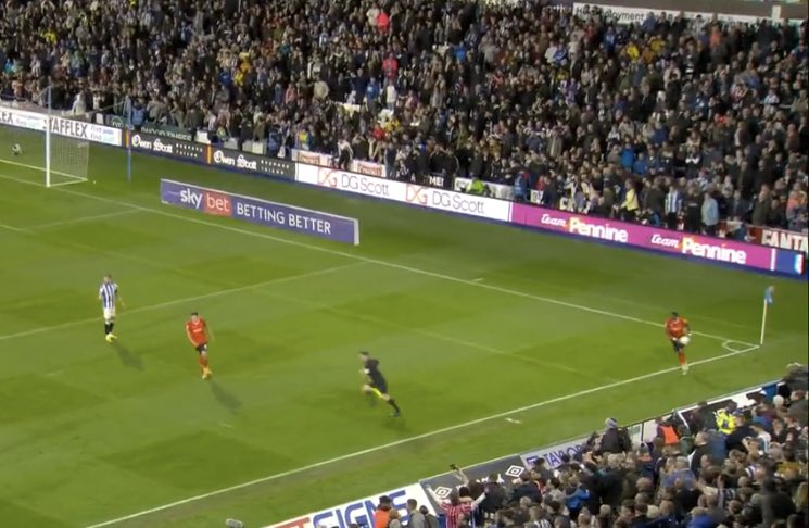 paddypower's tweet photo. Her: Come over

Him: I can’t, I’m a linesman in a Championship Play-Off semifinal

Her: My parents aren’t home

Him: https://t.co/U3PcCi032k