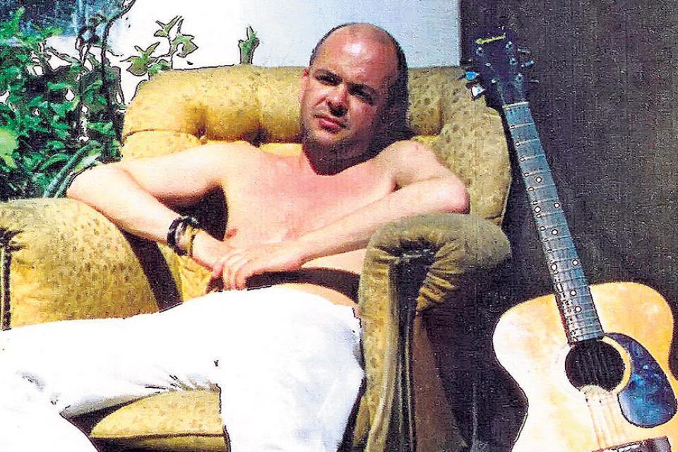 lorevicente's tweet photo. Luca George #Prodan cumpliría 69 años hoy. Nadie como él 🖤🎶
https://t.co/FPSHwYOIyu https://t.co/9kdRUQIFKk