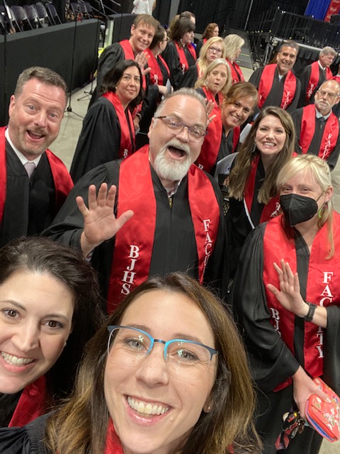 JaneWHerndon's tweet photo. Everybody say "Graduation!" #GoBJHS #mcslearn https://t.co/ozBrL8M4X1