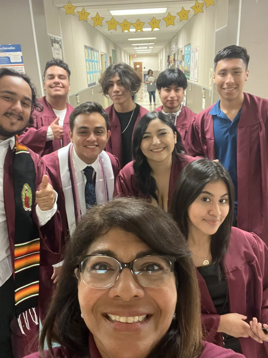 aliciarrowland's tweet photo. It was so good to see you. Thanks for all the memories, the love, and laugh! Here you go to your new adventures…May the force be with you! Congratulations LHS Class of 2022! #theponyway https://t.co/eBVkHZsLiO