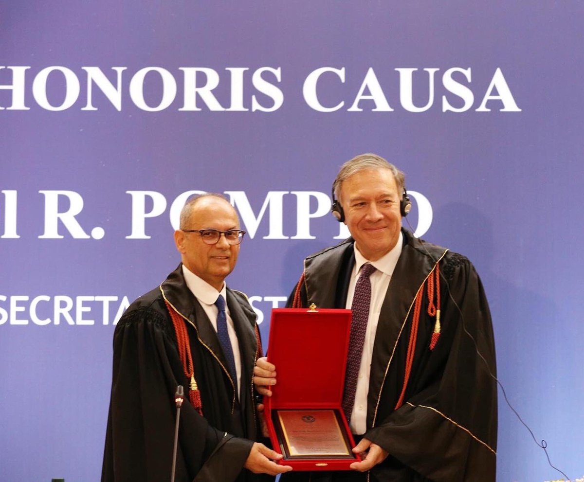 🏫Universiteti i Tiranës nderon ish-Sekretarin Amerikan të Shtetit z. Mike Pompeo me titullin e lartë “Doctor Honoris Causa”.

#UniversitetiiTiranës #doctorhenoriscausa #MikePompeo