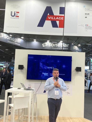 loamics's tweet photo. [EN DIRECT 📸] @StephaneBollon présente au cœur du Village #IA sur le salon @Salon_GI notre solution @loamics 🚀 https://t.co/hJ12Wko2i1