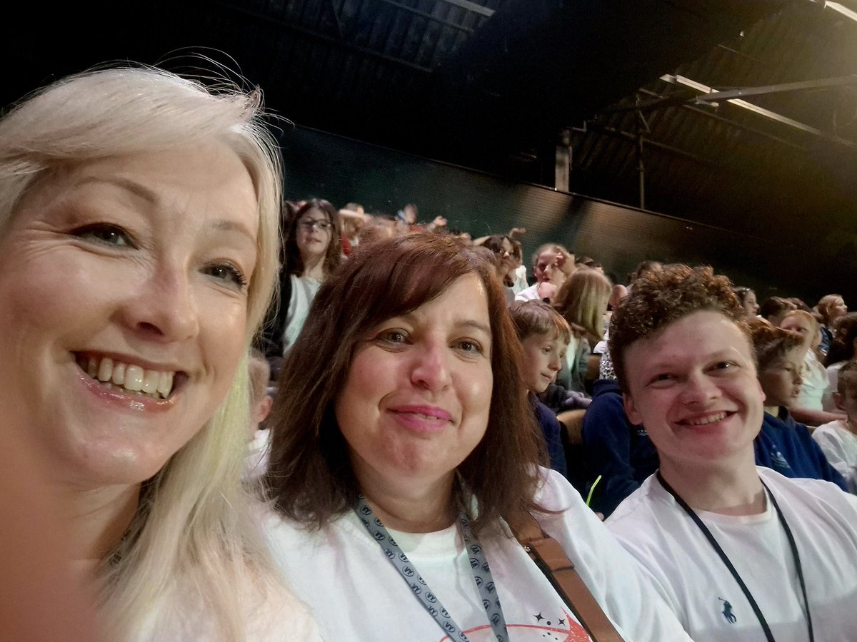 castlechurchps's tweet photo. Excited for the Young Voices rehearsal. 🎤🎶 #YoungVoices2022 #Castleside @ChildrenFirstLP https://t.co/9463XJ3MZW