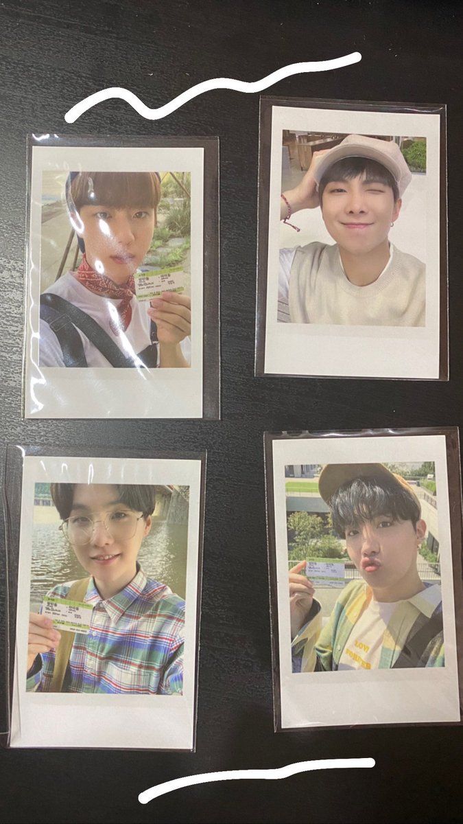 euphoricjunggo7's tweet photo. wts 🇲🇾

help me retweet this! 

⁃price excluded postage ( wm : RM 8 em: RM 10 ) 
⁃condition 8/10
⁃first and serious buyer only 
⁃on hand 
- price can be nego but interested enough to buy 
- do dm me if you’re interested !

#pasarbts #pasarBTSMY https://t.co/NrJqusiZWq