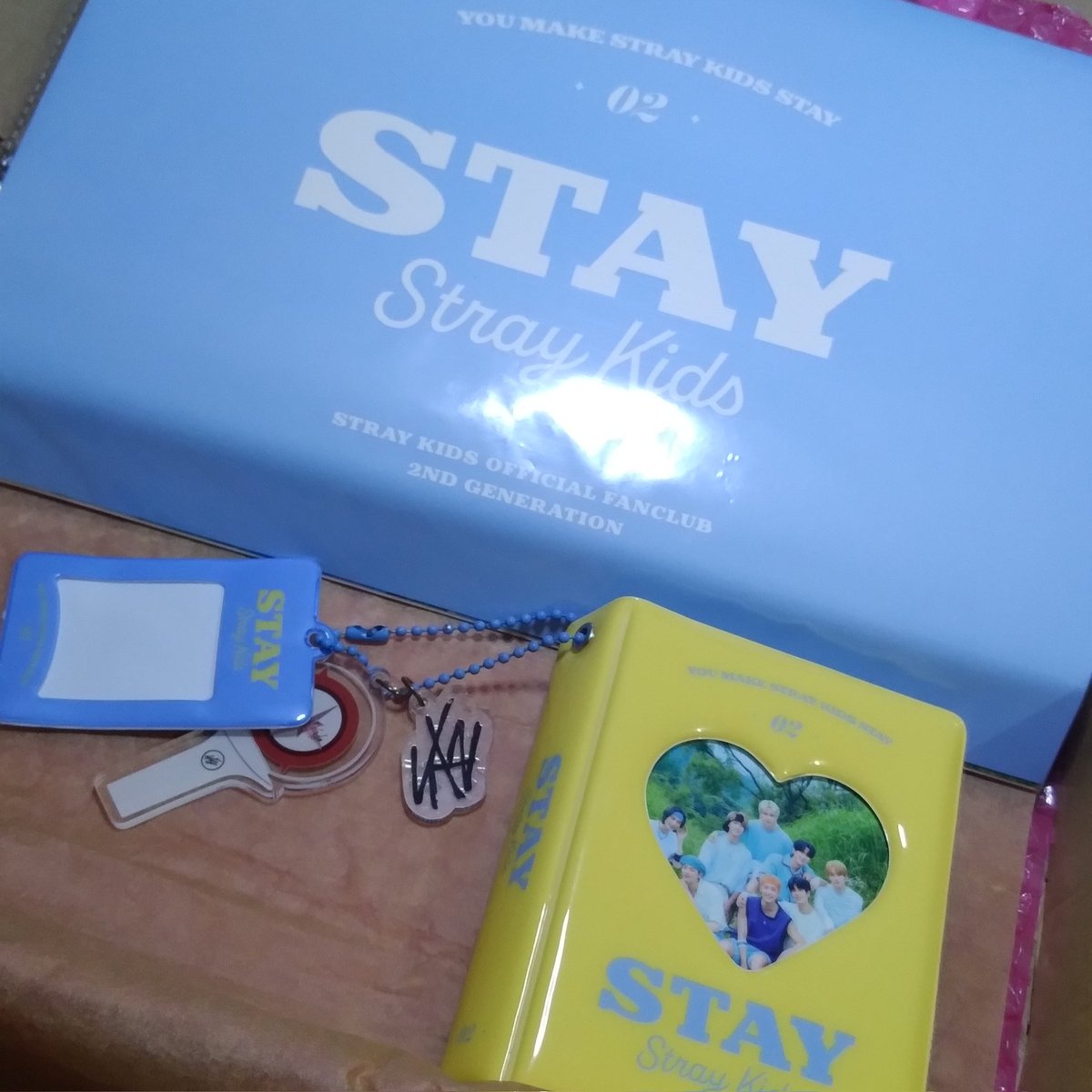 minjihauls's tweet photo. — #minjimails
💌from @hyuninhauls #FromInca
Stay 2nd gen kit collbook, id holder & poster arrived well ^^ thank you so much for the smooth transaction!🐸 https://t.co/d2ZoyJimQW