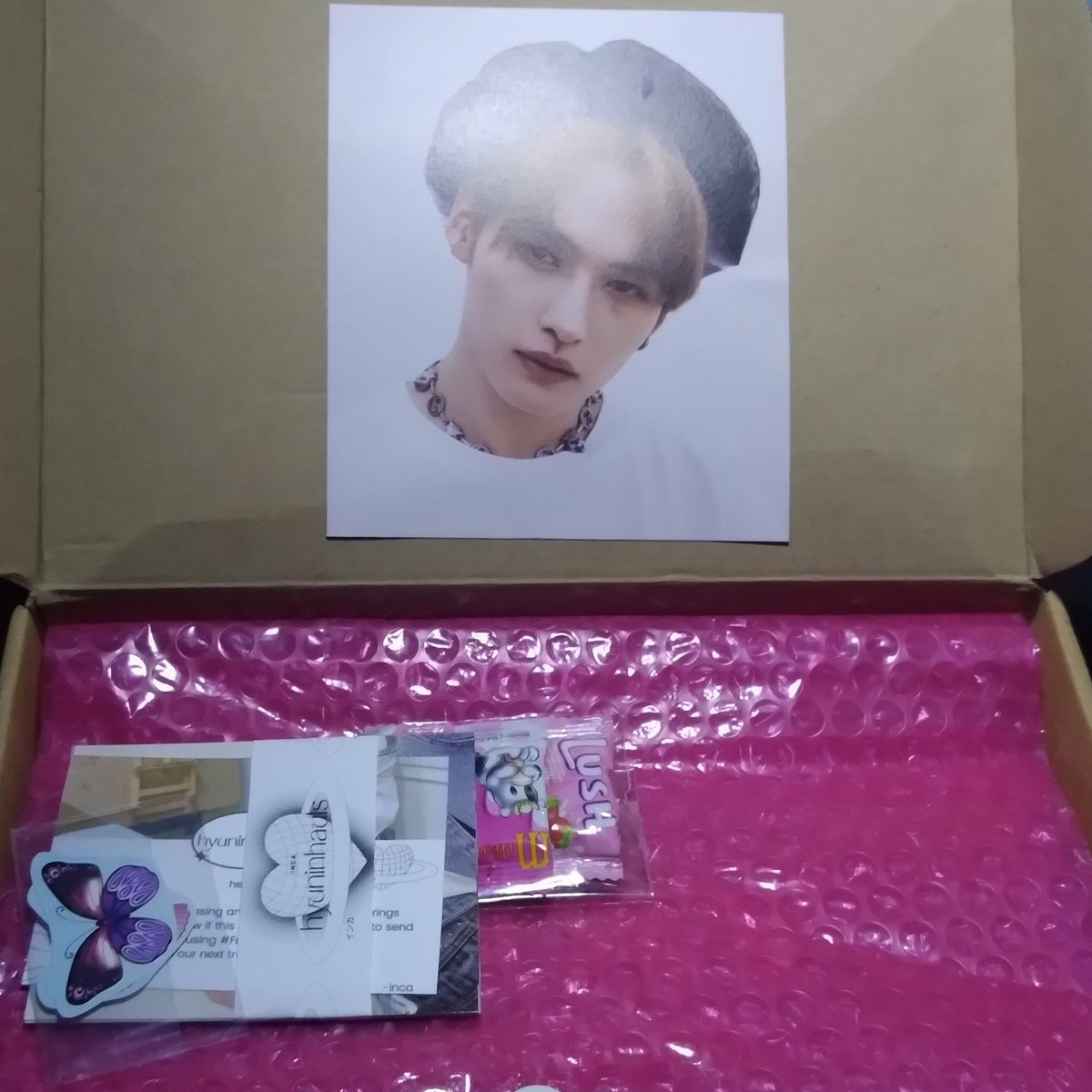 minjihauls's tweet photo. — #minjimails
💌from @hyuninhauls #FromInca
Stay 2nd gen kit collbook, id holder & poster arrived well ^^ thank you so much for the smooth transaction!🐸 https://t.co/d2ZoyJimQW