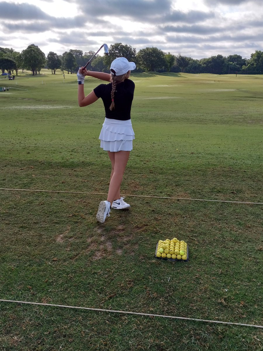 ClayStrealy's tweet photo. @Makayla14_s is warming up for Round 2 of the #UIL 3A State Golf Championships. #HEROGolf @HollidayEagles @HollidayISD https://t.co/XFJhJF2oYE