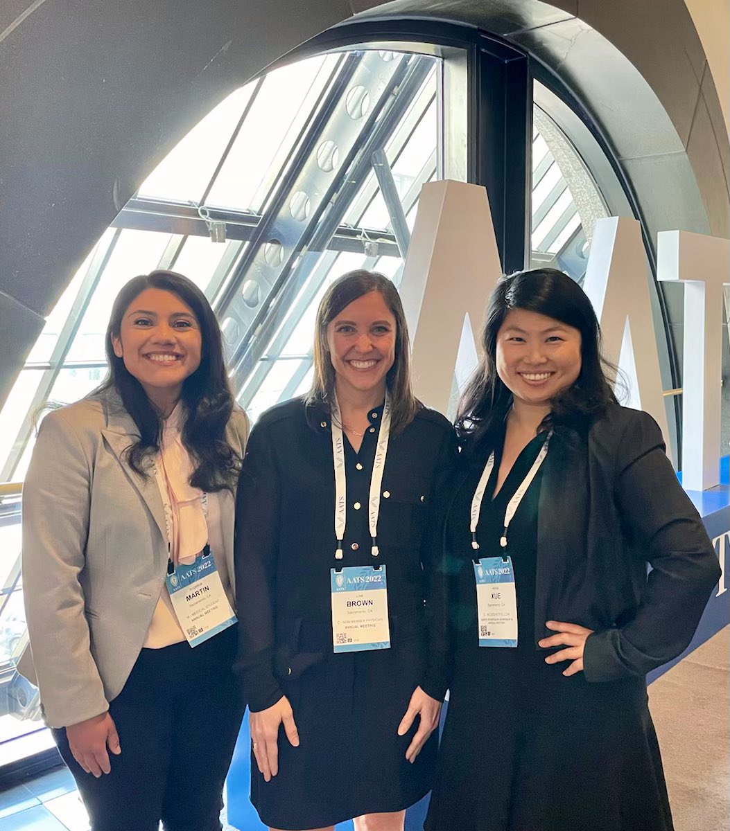 A_MartinMD's tweet photo. Leaving Boston incredibly inspired. The conference theme of innovation is why I love surgery- surgeons push themselves to do the impossible and envision what currently does not exist. Thank you #AATS22 for allowing me to share my dreams too #TheFaceofCTSurgery #LatinasinMedicine https://t.co/KqLnL0GCMQ