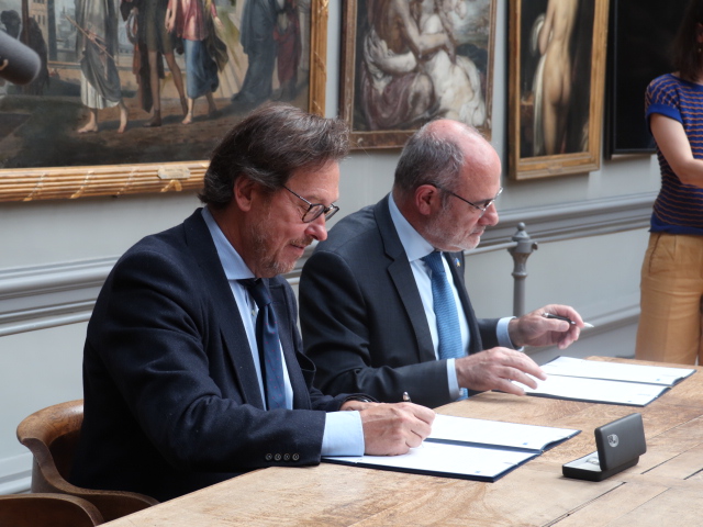 A special moment takes place on this day, the signature of the agreement btw <a href="/jduch/">Jaume Duch</a>, Director General for Communication and Spokesperson of the <a href="/Europarl_BE/">EuroParlement 🇧🇪</a> and <a href="/DraguetMichel/">Michel Draguet</a>, Director General of RMFAB, in order to sustain the project: Citizens' Garden at the Wiertz museum.🖼️