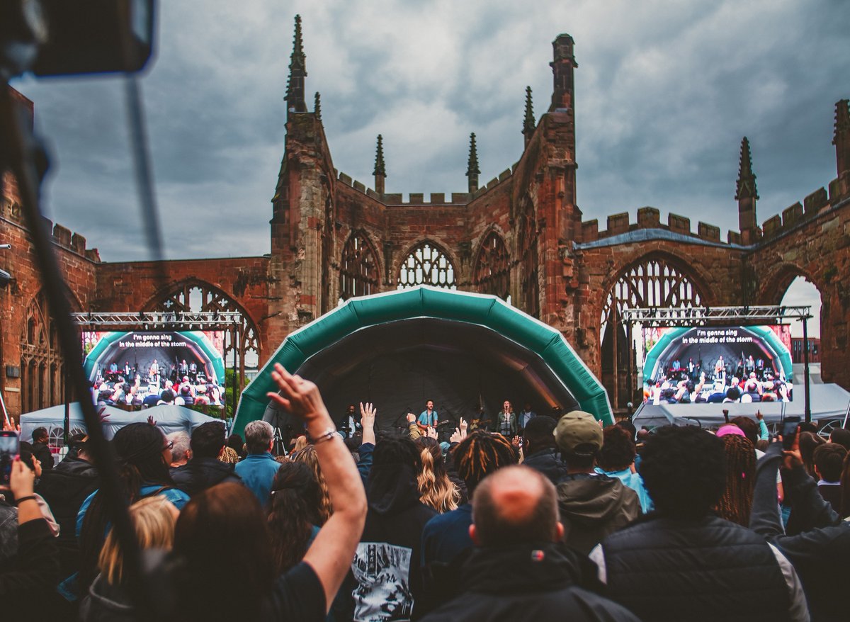 This event was something special. Last Sunday, we got the opportunity to collaborate with City Praise and Prayer and the <a href="/CovCathedral/">Coventry Cathedral</a>. It was amazing to come together with so many Christians to worship, pray and make a declaration over our city. 

📸 - <a href="/CLMChurch/">CLM Church</a>